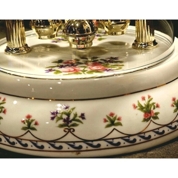 🕰️ Vintage Timex Porcelain Dome Mantle Clock – Floral Quartz Anniversary Style - Picture 7 of 9